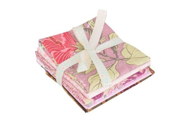 Zestaw tkanin bawełnianych na patchwork o wielkości 25x25 cm AP07