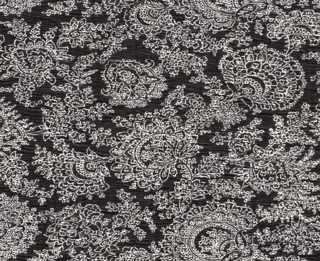 Kreszowany szyfon czarny z nadrukiem ornamentów kwiatowych 17167/069