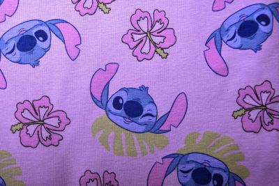 1 m dzianiny bawełnianej w kolorze fioletowym z postacią z bajki Stitch DS-KUP146