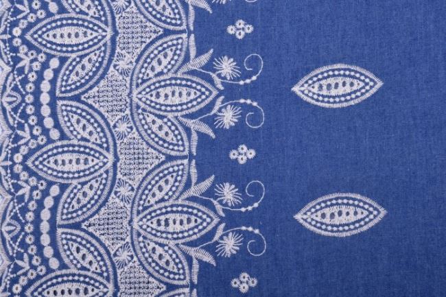 Dżins koszulowy niebieski z kremową haftowaną bordiurą 11007/003