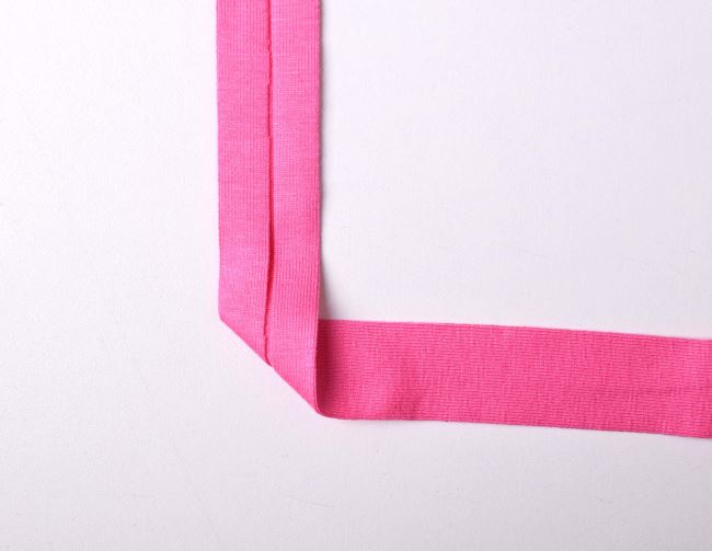 Wiskozowy pasek wykończeniowy w kolorze różowym - 3m 3DOKI017