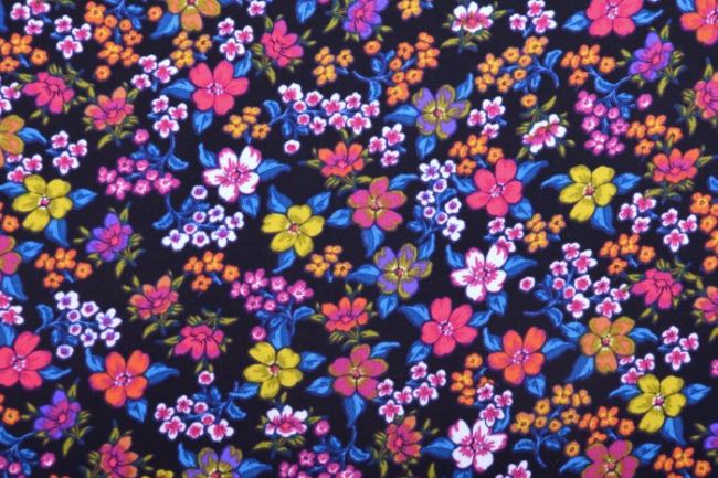 Tkanina wiskozowa czarna z nadrukiem kolorowych kwiatów 16388/630
