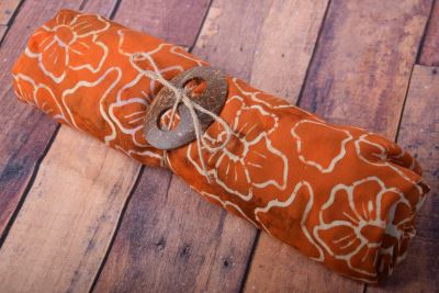Pareo/sarong z nadrukiem kwiatów batikowych BALI157 (1)