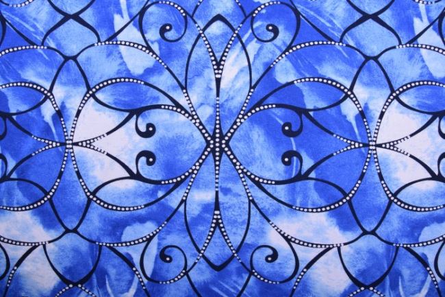 Dżersej wiskozowy niebieski z czarnymi ornamentami 11190/005