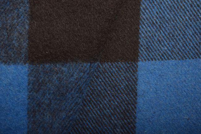 Tkanina płaszczowa z tkanym wzorem niebieskiej kratki 18041/005