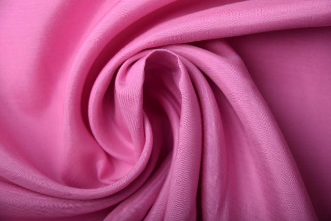 Tkanina wiskozowa z bawełną w kolorze różowym Q195