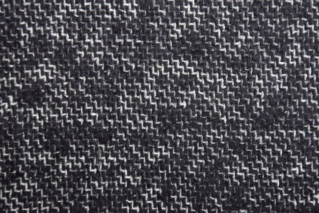 Wełniana tkanina płaszczowa w kolorze czarno-białym NS274