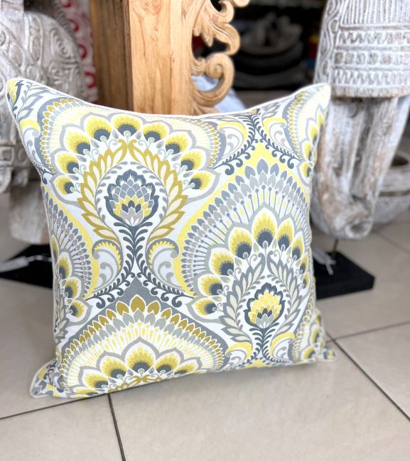 Poszewka na poduszkę z Bali kremowa z ozobnymi ornamentami 50x50cm BALI24