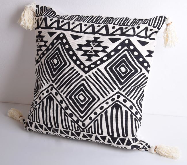 Poszewka na poduszkę z Bali kremowa z geometrycznym wzorem 50x50 cm BALI79