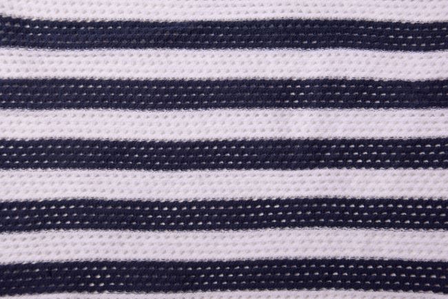 Letnia dzianina swetrowa w ozdobne paski PAR161