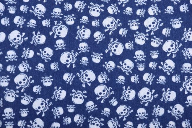 Dżins koszulowy ciemnoniebieski z nadrukiem czaszek 03017/008