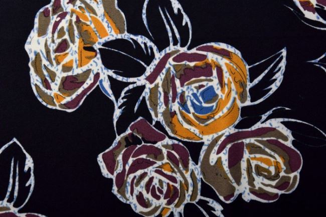 Tkanina bluzkowa w kolorze czarnym z nadrukiem kwiatów 10224/069