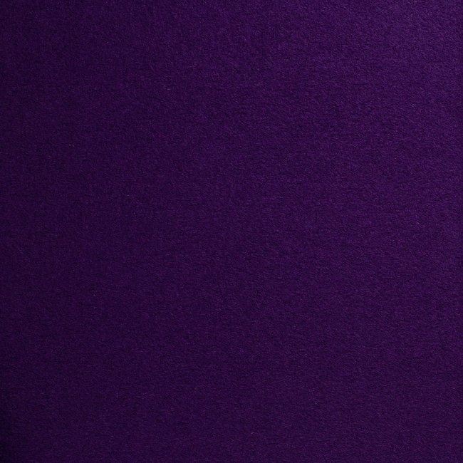 Wełna gotowana w kolorze ciemno fioletowym 00669/047