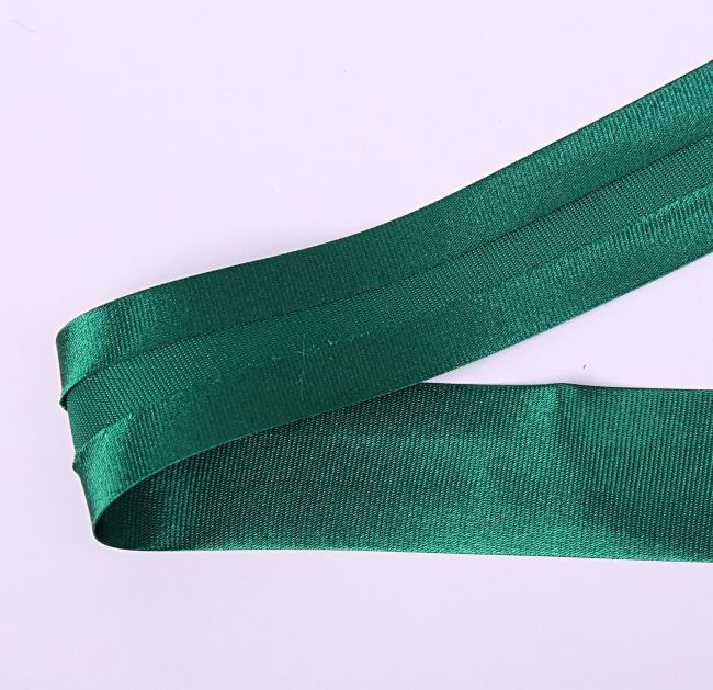 Lamówka atłasowa w kolorze zielonym K-GM0-012520-144
