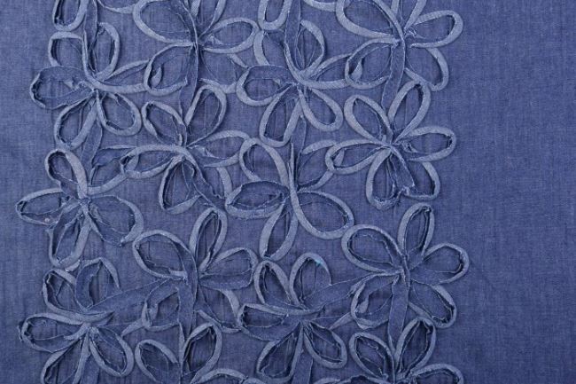 Dżins niebieski z bordiurą i plastycznym wzorem kwiatów 13005/008