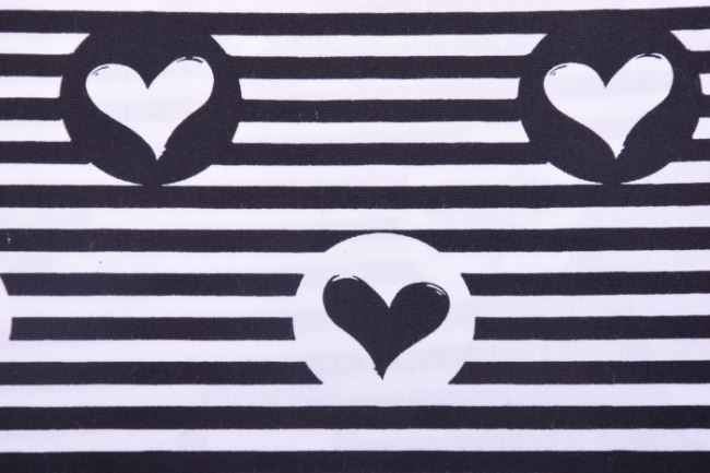 Tkanina bawełniana z motywem białych i czarnych pasków z nadrukiem serc  4089/069