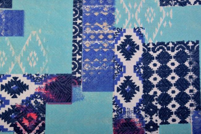 Tkanina kostiumowa niebieska z azteckim patchworkowym wzorem 2033/004