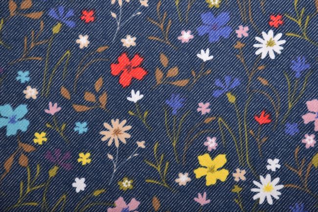 Dzianina dresowa z misiem Alpenfleece granatowy jeans z kwiatkami 17647/691