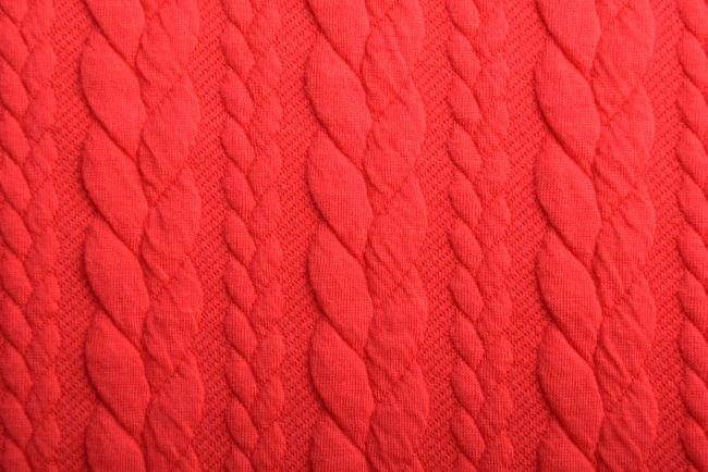 Dzianina swetrowa ze wzorem warkoczów jasnoczerwona 13423/426