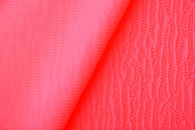Dzianina funkcyjna w kolorze neonowego różu z plastycznym wzorem  MO033712