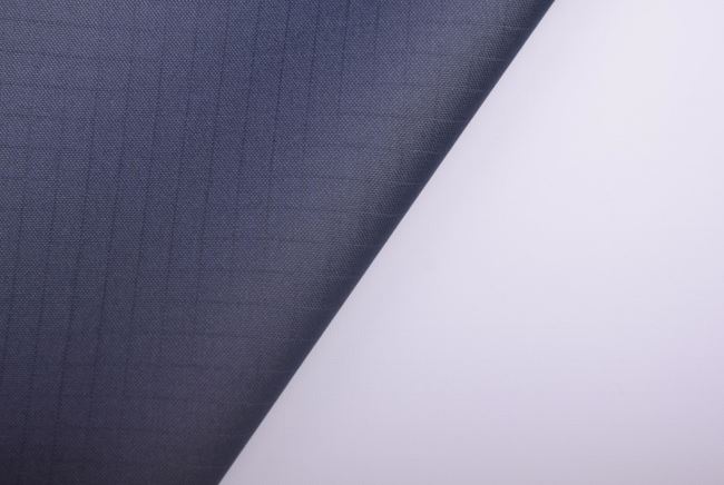 Materiał na kurtkę w kolorze granatowym z powłoką DS-TY017