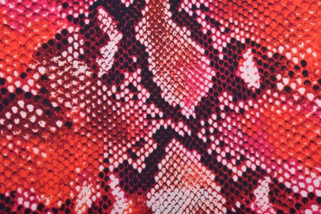 Tkanina koszulowa kreszowana ze wzorem wężowym w odcieniach czerwieni 15641/400
