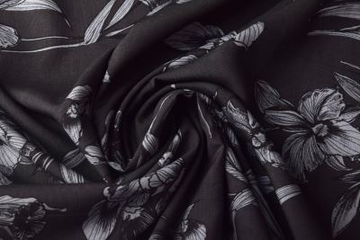Tkanina wiskozowa w kolorze ciemnoszarym z nadrukiem kwiatowym MOR4156 (4)