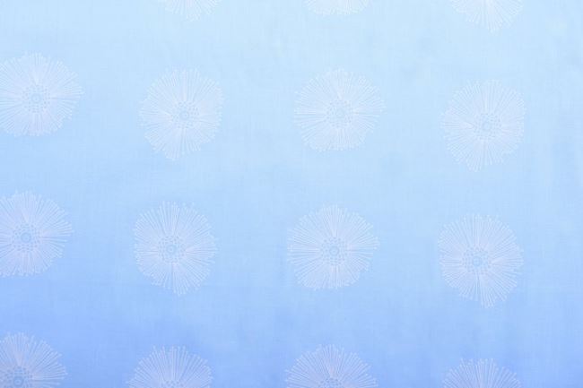 Tkanina bawełniana koszulowa jasnoniebieska z kwiatami 11056/002