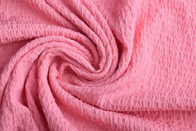 Tkanina bluzkowa żabkowana różowa 206311.5017
